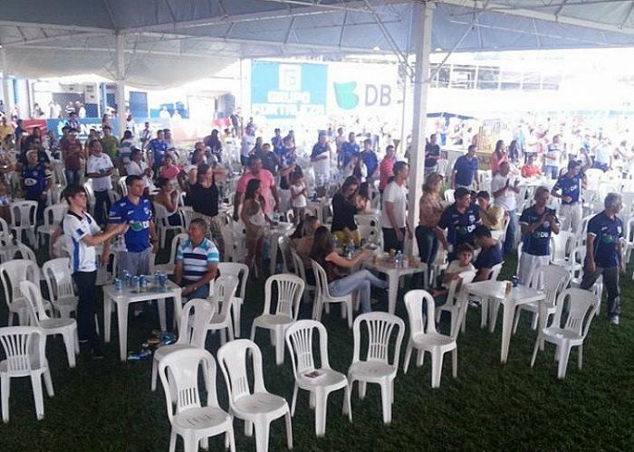 Patos 1 URT realiza festa em Patos de Minas para comemorar aniversrio e sorteia carro zero km Patos 1 URT realiza festa em Patos de Minas para comemorar aniversrio e sorteia carro zero km
