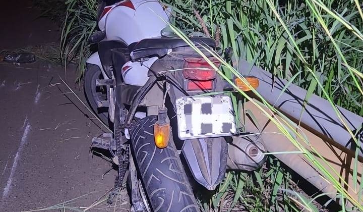Motoqueiro sofre fratura após ser atingido por veículo conduzido por menor de idade na BR-354, em Lagoa Formosa