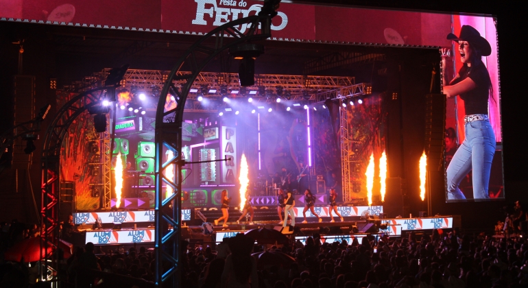 Show de Ana Castela e abertura do rodeio foram as atrações do terceiro dia Festa do Feijão 2024