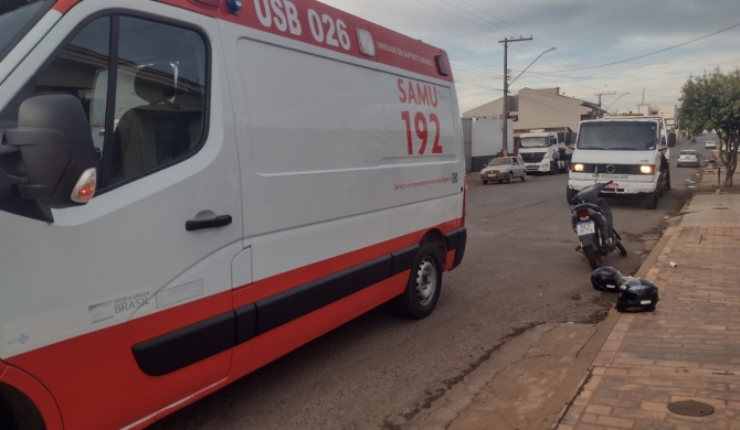 Carmo do Paranaíba - Acidente envolvendo Honda Biz e automóvel deixa uma pessoa ferida