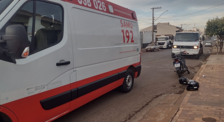 Carmo do Paranaíba - Acidente envolvendo Honda Biz e automóvel deixa uma pessoa ferida