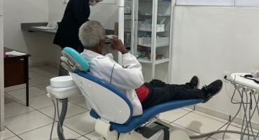 Prefeitura de Lagoa Formosa realiza a entrega de 20 óculos e 50 próteses dentárias Prefeitura de Lagoa Formosa realiza a entrega de 20 óculos e 50 próteses dentárias