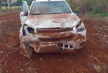 Lagoa Formosa - Tentativa de ultrapassagem acaba em acidente na BR-354