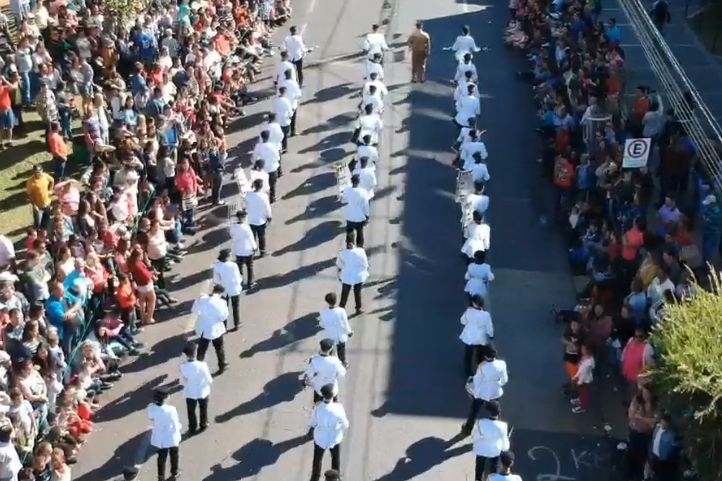 clique para ampliar Comemoração aos 126 de Patos de Minas tem desfile cívico cultural no centro da cidade
