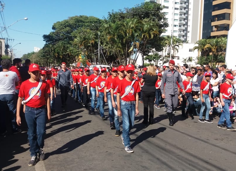 clique para ampliar Comemoração aos 126 de Patos de Minas tem desfile cívico cultural no centro da cidade