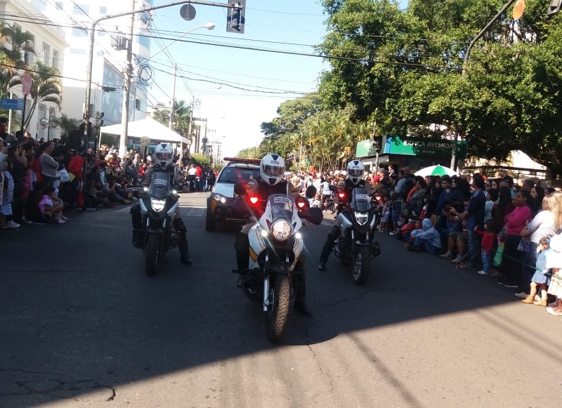 clique para ampliar Comemoração aos 126 de Patos de Minas tem desfile cívico cultural no centro da cidade
