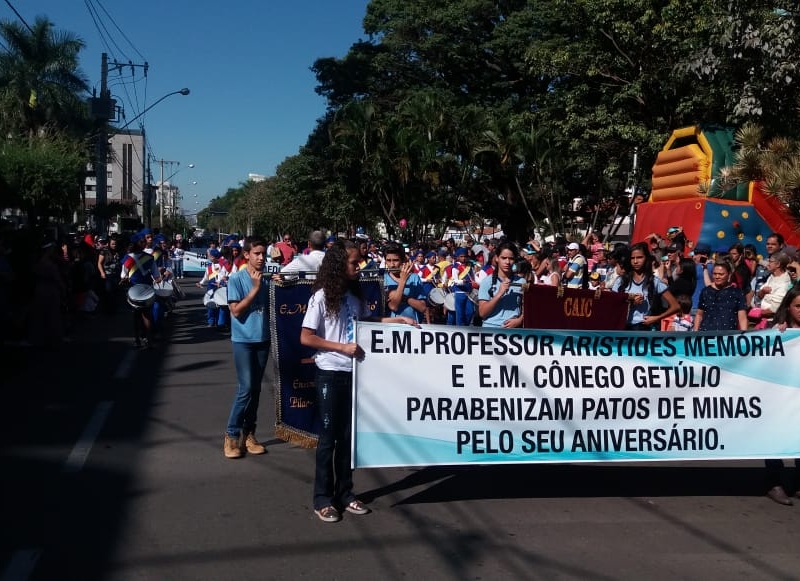 clique para ampliar Comemoração aos 126 de Patos de Minas tem desfile cívico cultural no centro da cidade
