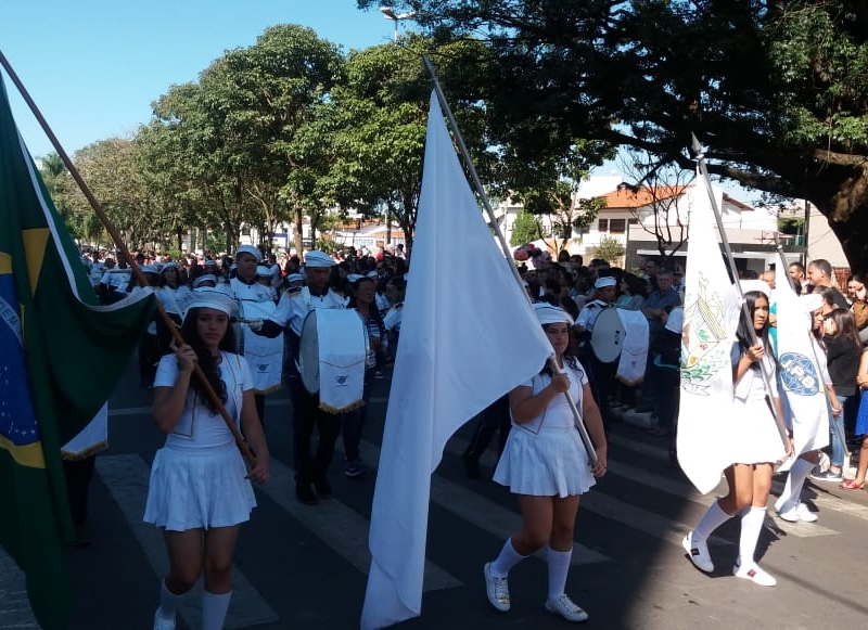 clique para ampliar Comemoração aos 126 de Patos de Minas tem desfile cívico cultural no centro da cidade