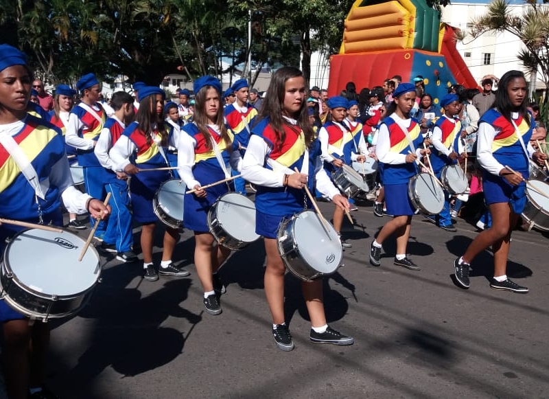 clique para ampliar Comemoração aos 126 de Patos de Minas tem desfile cívico cultural no centro da cidade