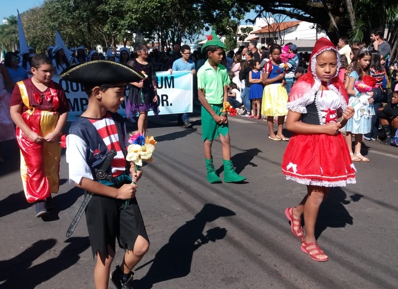 clique para ampliar Comemoração aos 126 de Patos de Minas tem desfile cívico cultural no centro da cidade
