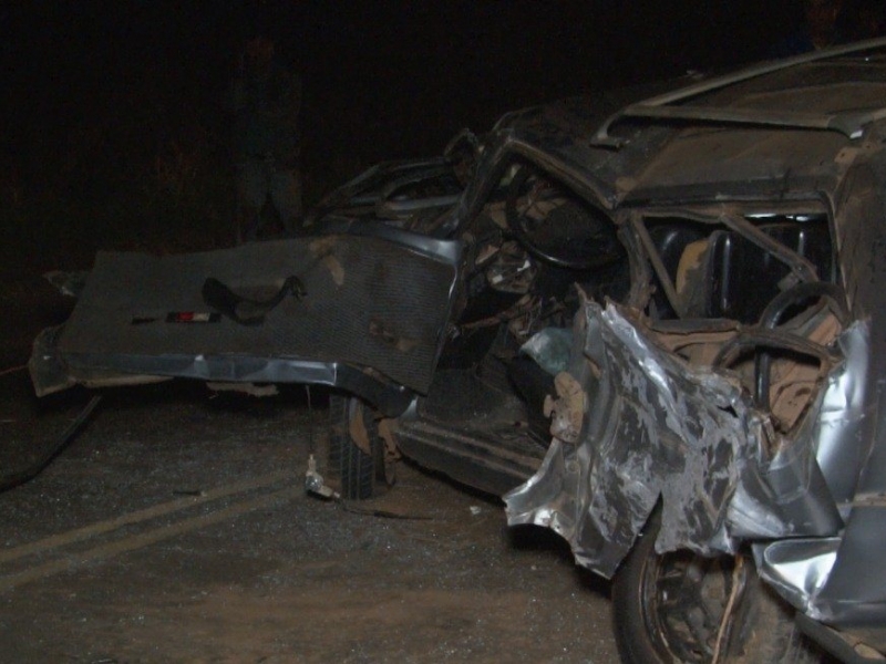 clique para ampliar Batida frontal na MG 230 mata motorista de 66 anos