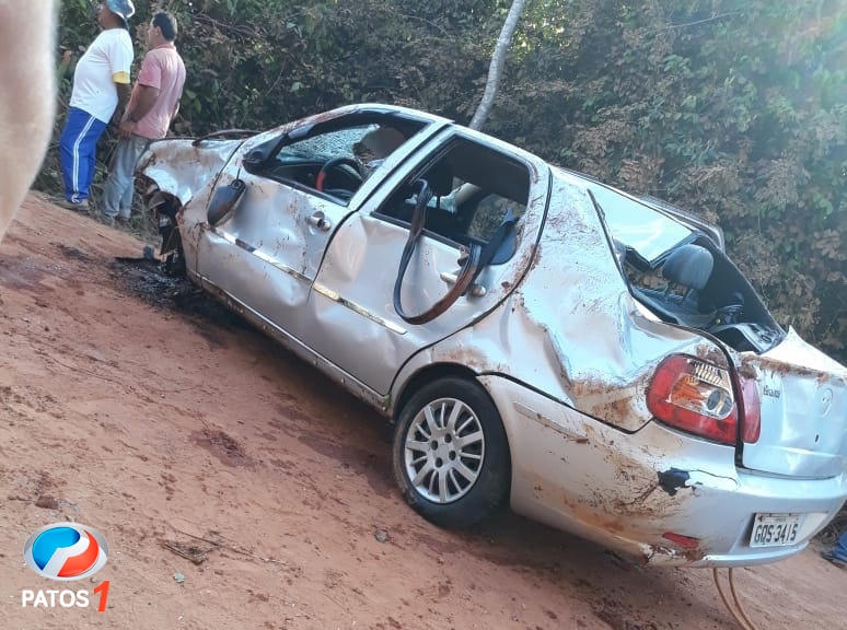 clique para ampliar Cinco pessoas morrem após veículo cair de ponte em estrada vicinal no município de Lagoa Grande