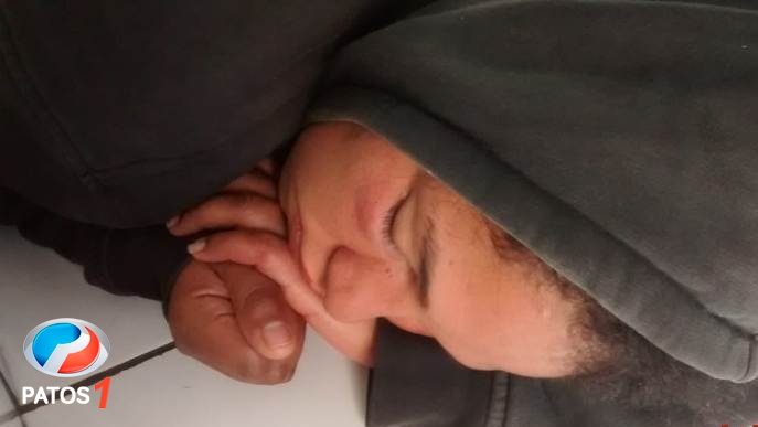 clique para ampliar Mulher esfaqueia amásio em Patos de Minas após crise de ciúmes