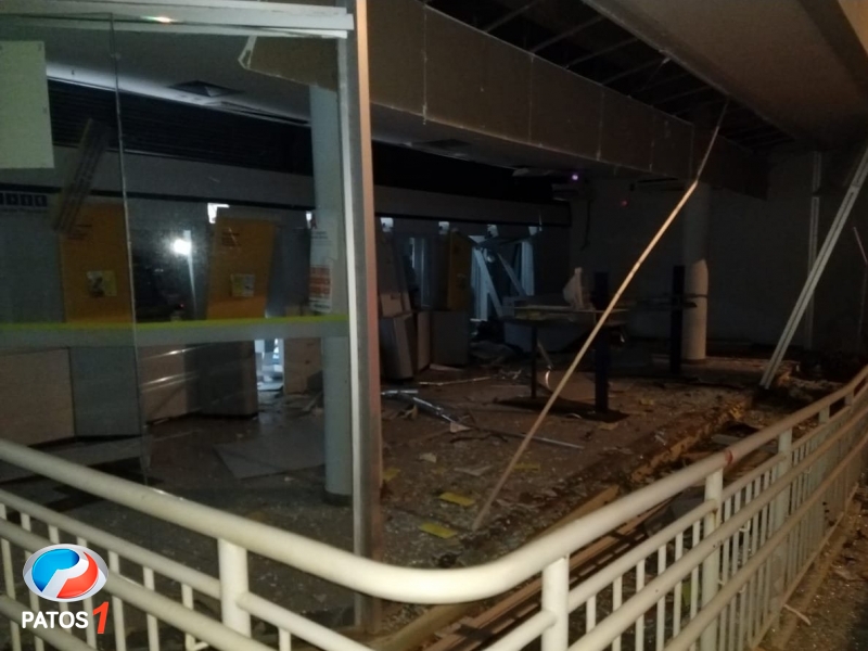 clique para ampliar Bandidos explodem caixas eletrônicos do Banco do Brasil na cidade de Lagamar