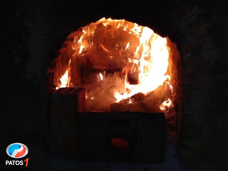 clique para ampliar Polícia Civil de Patos de Minas destrói aproximadamente 500 quilos de drogas apreendidas