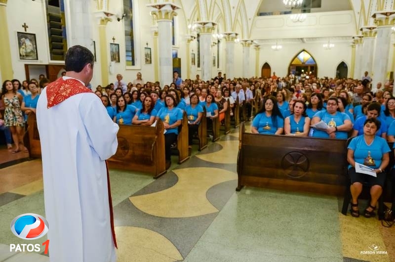 clique para ampliar Paróquia Nossa Senhora da Piedade de Lagoa Formosa celebra 21 anos de presença da ''Capelinha Mãe Rainha''.