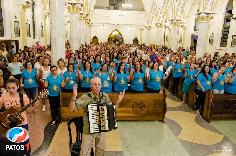 clique para ampliar Paróquia Nossa Senhora da Piedade de Lagoa Formosa celebra 21 anos de presença da ''Capelinha Mãe Rainha''.
