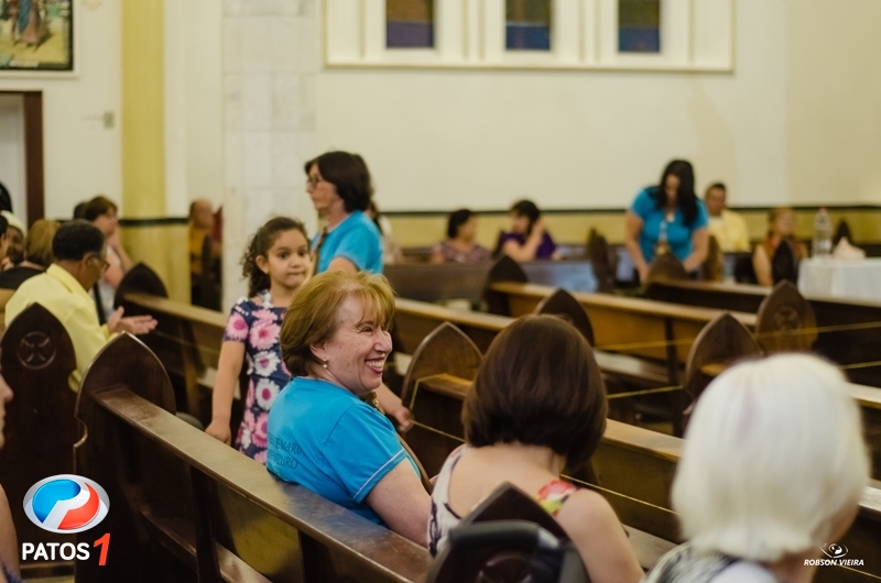 clique para ampliar Paróquia Nossa Senhora da Piedade de Lagoa Formosa celebra 21 anos de presença da ''Capelinha Mãe Rainha''.