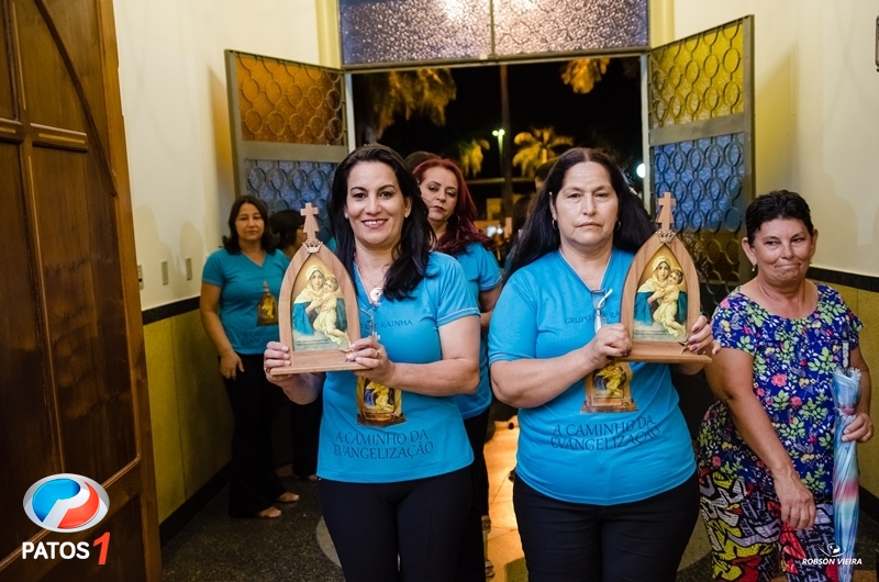 clique para ampliar Paróquia Nossa Senhora da Piedade de Lagoa Formosa celebra 21 anos de presença da ''Capelinha Mãe Rainha''.