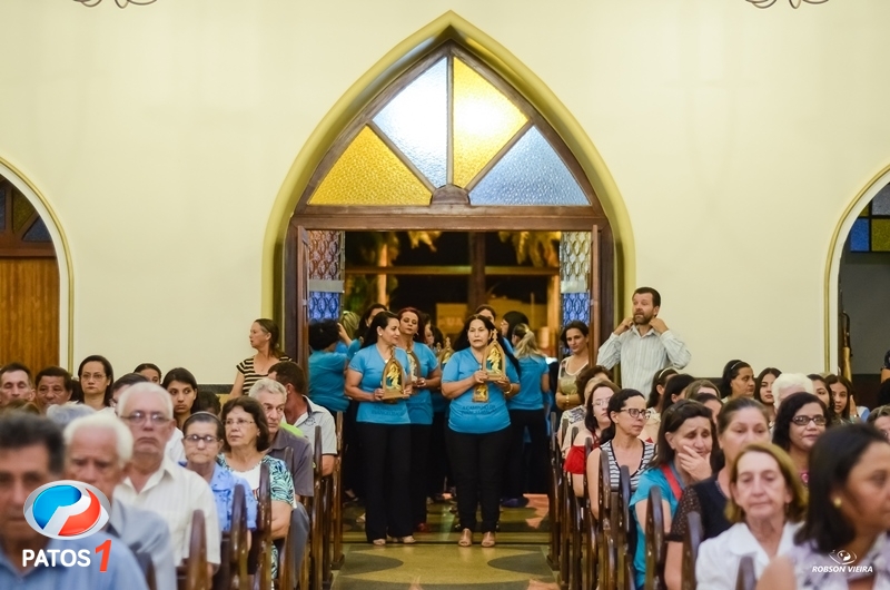 clique para ampliar Paróquia Nossa Senhora da Piedade de Lagoa Formosa celebra 21 anos de presença da ''Capelinha Mãe Rainha''.