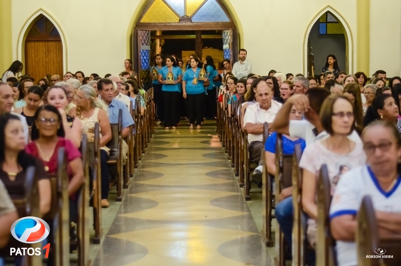 clique para ampliar Paróquia Nossa Senhora da Piedade de Lagoa Formosa celebra 21 anos de presença da ''Capelinha Mãe Rainha''.