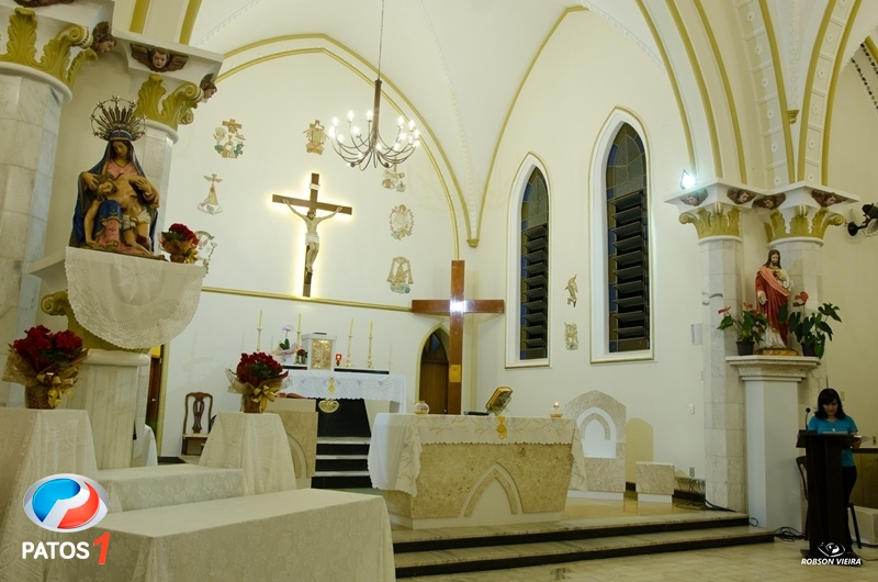 clique para ampliar Paróquia Nossa Senhora da Piedade de Lagoa Formosa celebra 21 anos de presença da ''Capelinha Mãe Rainha''.