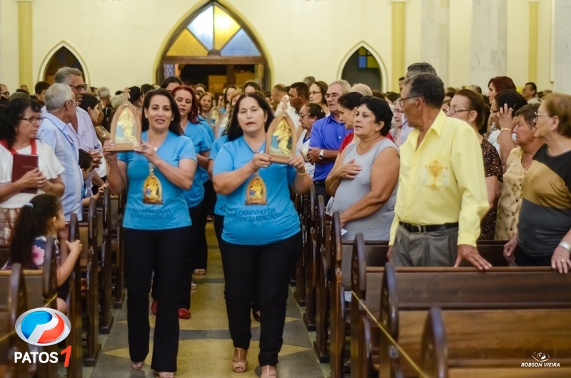 clique para ampliar Paróquia Nossa Senhora da Piedade de Lagoa Formosa celebra 21 anos de presença da ''Capelinha Mãe Rainha''.