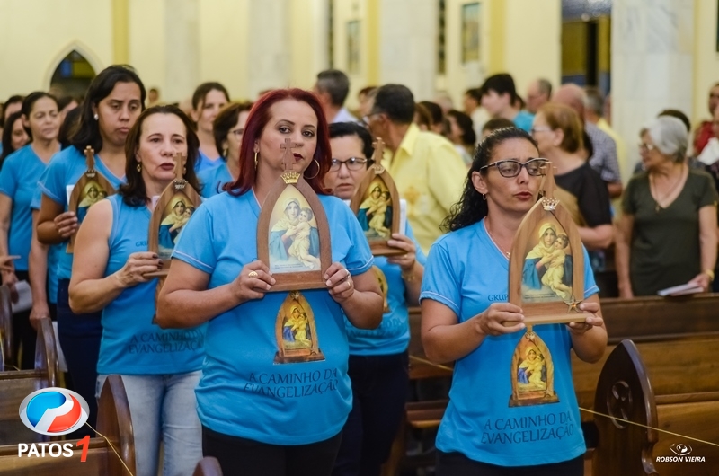 clique para ampliar Paróquia Nossa Senhora da Piedade de Lagoa Formosa celebra 21 anos de presença da ''Capelinha Mãe Rainha''.