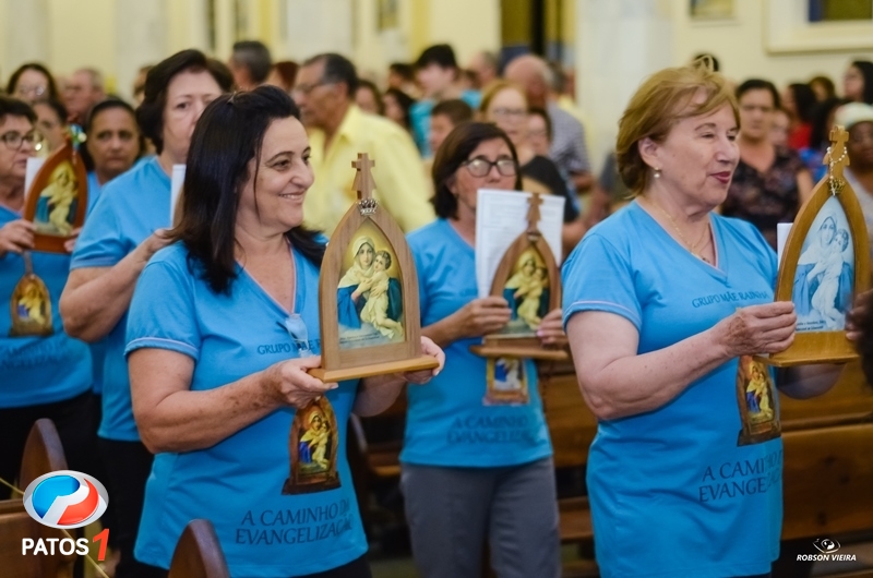 clique para ampliar Paróquia Nossa Senhora da Piedade de Lagoa Formosa celebra 21 anos de presença da ''Capelinha Mãe Rainha''.