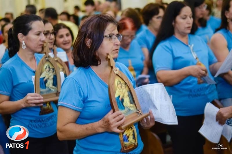 clique para ampliar Paróquia Nossa Senhora da Piedade de Lagoa Formosa celebra 21 anos de presença da ''Capelinha Mãe Rainha''.