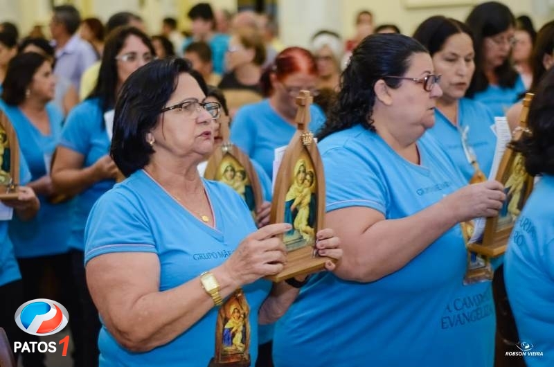 clique para ampliar Paróquia Nossa Senhora da Piedade de Lagoa Formosa celebra 21 anos de presença da ''Capelinha Mãe Rainha''.