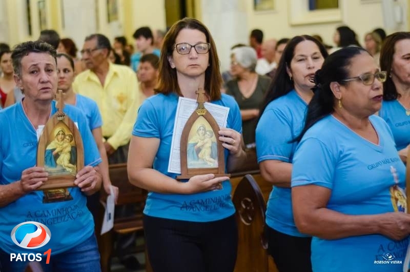 clique para ampliar Paróquia Nossa Senhora da Piedade de Lagoa Formosa celebra 21 anos de presença da ''Capelinha Mãe Rainha''.