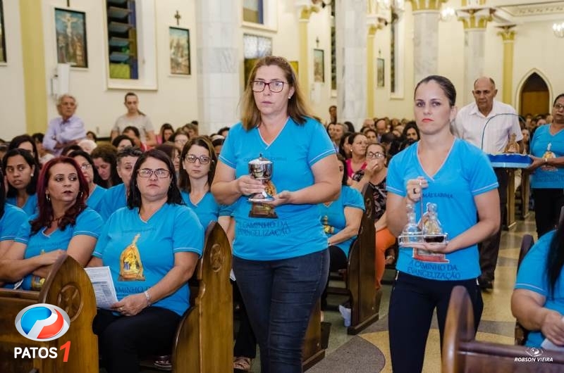 clique para ampliar Paróquia Nossa Senhora da Piedade de Lagoa Formosa celebra 21 anos de presença da ''Capelinha Mãe Rainha''.