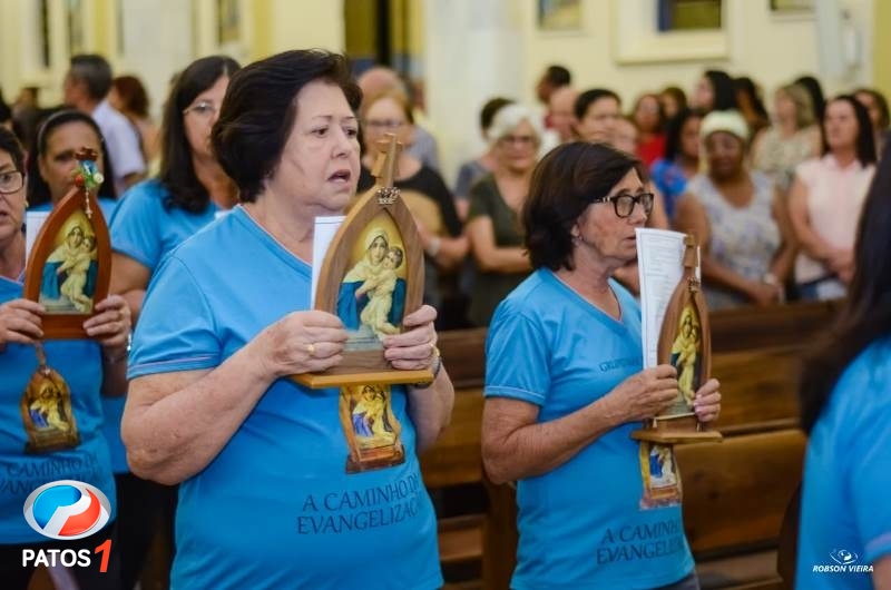 clique para ampliar Paróquia Nossa Senhora da Piedade de Lagoa Formosa celebra 21 anos de presença da ''Capelinha Mãe Rainha''.