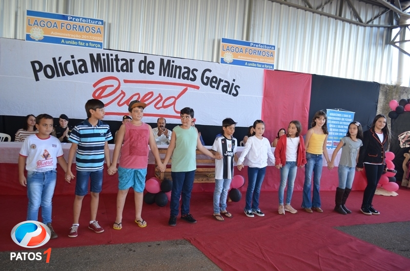 PROERD de Lagoa Formosa entrega certificados a 246 alunos