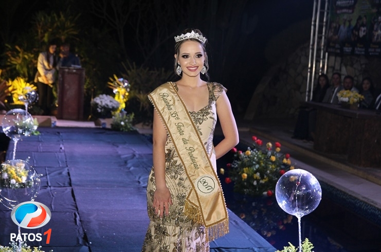 Flávia Gabrielly é eleita a Rainha da 37ª Festa da Produção de Presidente Olegário