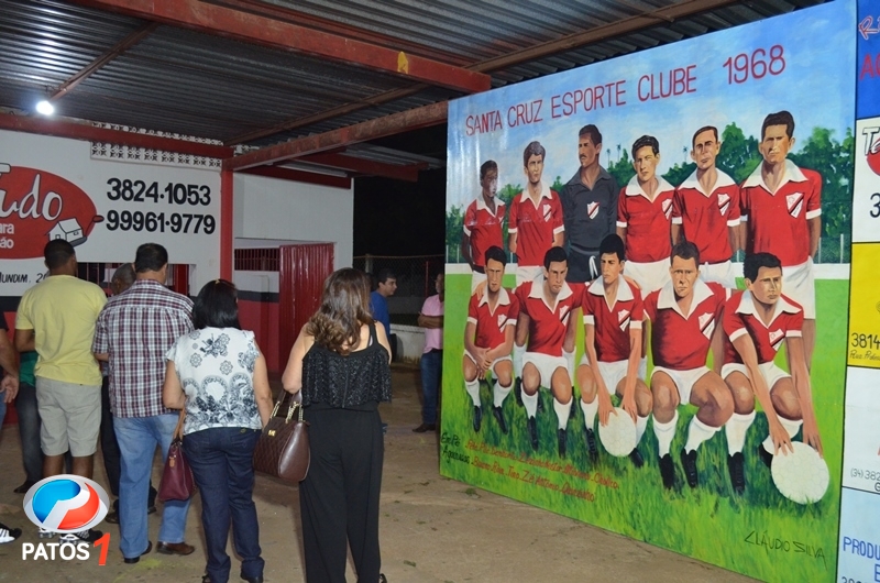 Time do Santa Cruz de Lagoa Formosa de 1968 é homenageado na sede social do clube