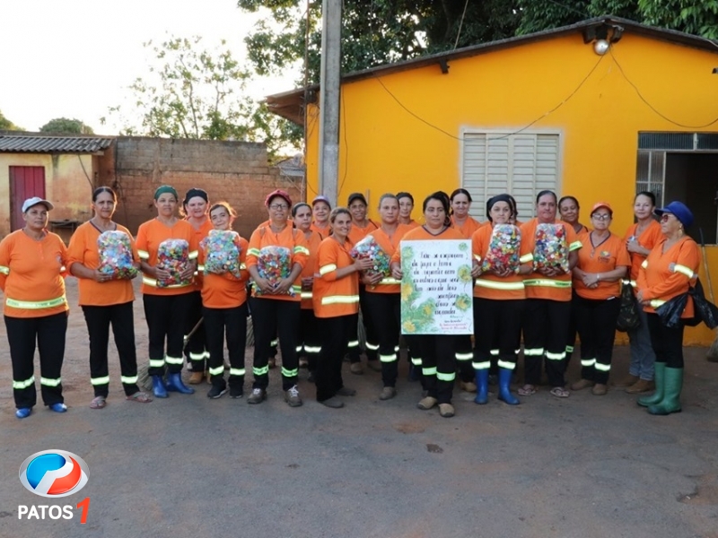 clique para ampliar Garis de Carmo do Paranaíba recolhem 7 mil tampas de garrafas pets e encaminham para Hospital do Amor de Barretos