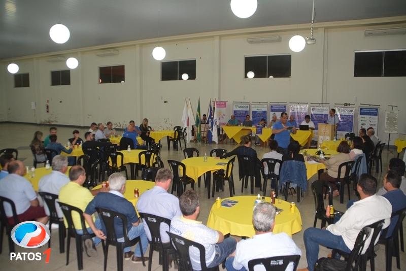 Rotary Club de Lagoa Formosa faz entrega oficial de veículo sorteado na Campanha Chave Premiada