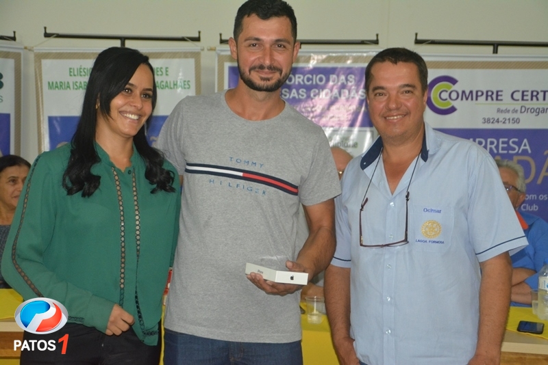 Rotary Club de Lagoa Formosa faz entrega oficial de veículo sorteado na Campanha Chave Premiada