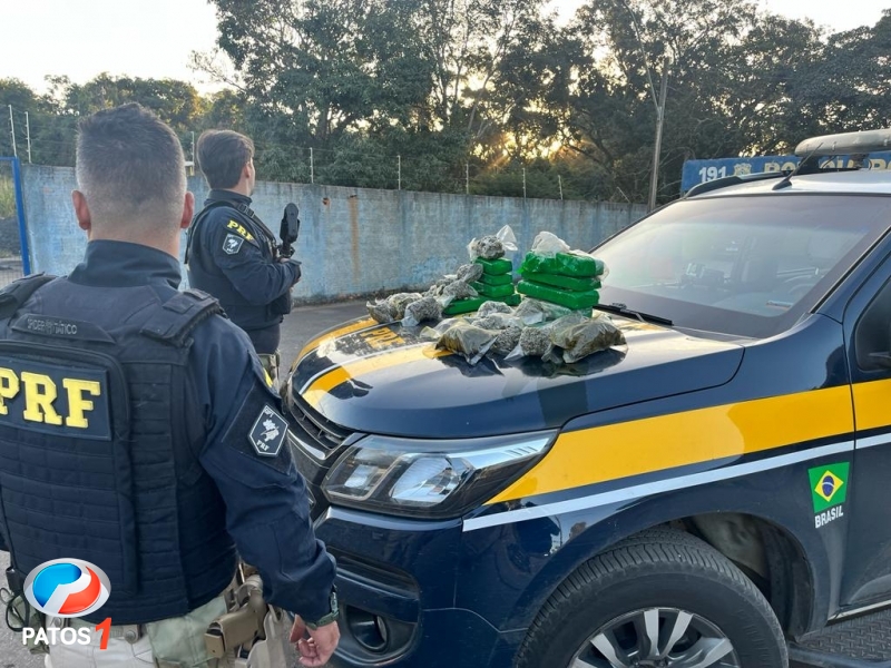 clique para ampliar Com crianças de 1, 3 e 4 anos em veículo; pais são presos com tanque de combustível recheado de drogas na BR-365