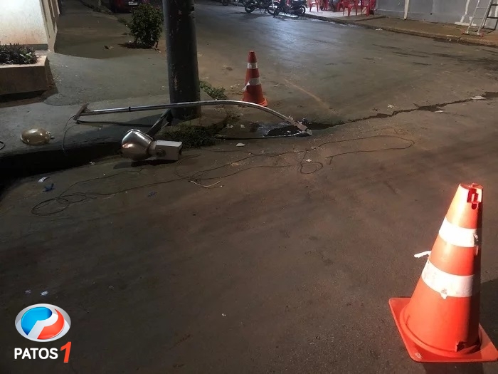 clique para ampliar Trabalhador de empresa que administra iluminação pública de Patos de Minas sofre choque elétrico