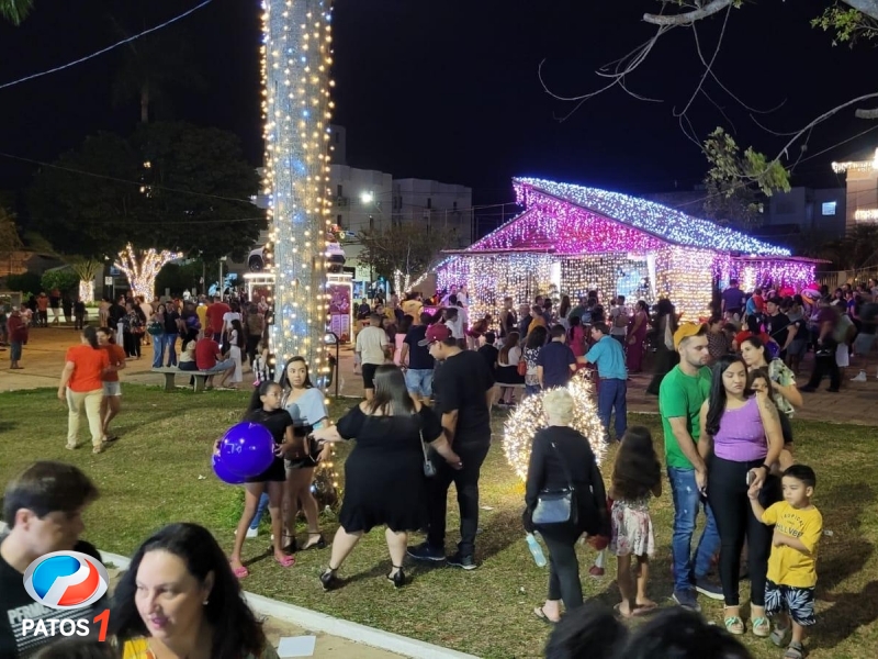 Trenzinho do Papai Noel faz a festa da criançada - Patos em Destaque