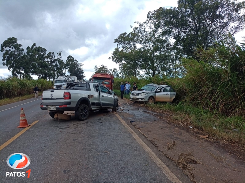 clique para ampliar Mãe e filho de apenas um mês morrem em grave acidente na BR-365 em Patos de Minas