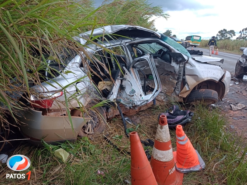 clique para ampliar Mãe e filho de apenas um mês morrem em grave acidente na BR-365 em Patos de Minas