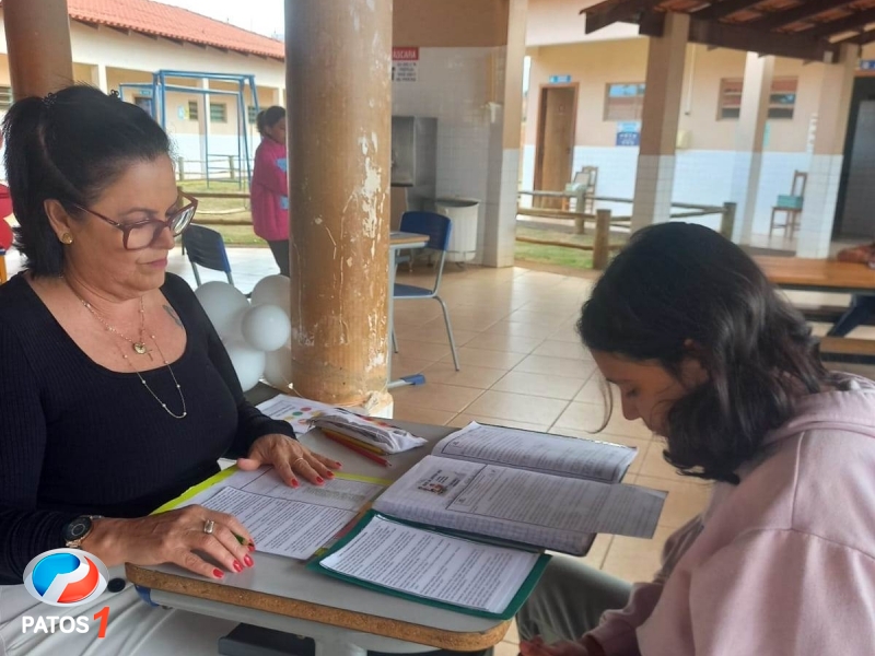 clique para ampliar Presidente da Câmara dos Vereadores de Lagoa Formosa participa do Projeto Blitz da Leitura na Escola Municipal Denise Luísa de Oliveira