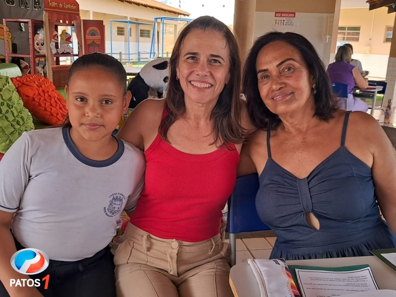 clique para ampliar Presidente da Câmara dos Vereadores de Lagoa Formosa participa do Projeto Blitz da Leitura na Escola Municipal Denise Luísa de Oliveira