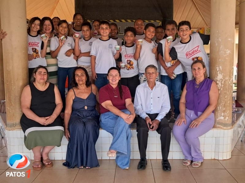 clique para ampliar Presidente da Câmara dos Vereadores de Lagoa Formosa participa do Projeto Blitz da Leitura na Escola Municipal Denise Luísa de Oliveira