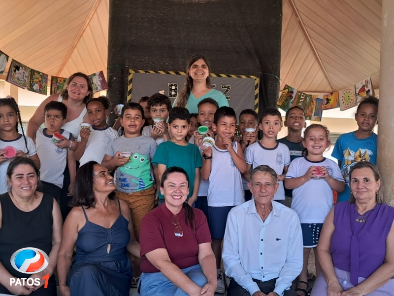 clique para ampliar Presidente da Câmara dos Vereadores de Lagoa Formosa participa do Projeto Blitz da Leitura na Escola Municipal Denise Luísa de Oliveira