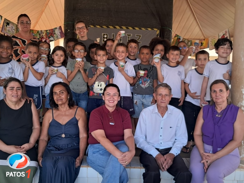 clique para ampliar Presidente da Câmara dos Vereadores de Lagoa Formosa participa do Projeto Blitz da Leitura na Escola Municipal Denise Luísa de Oliveira